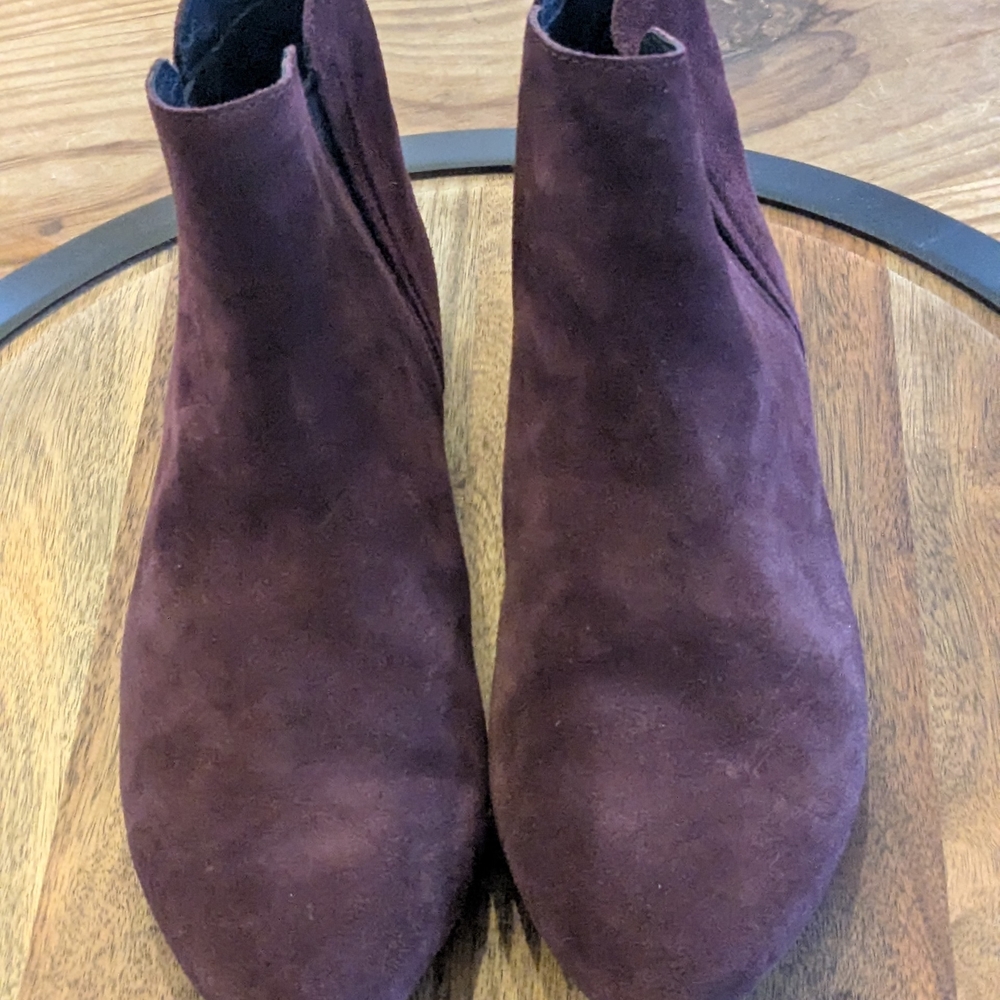 Born Burgundy Suede Ankle Boots Women’s 9.5 Comfort Low Heel Chelsea Booties
